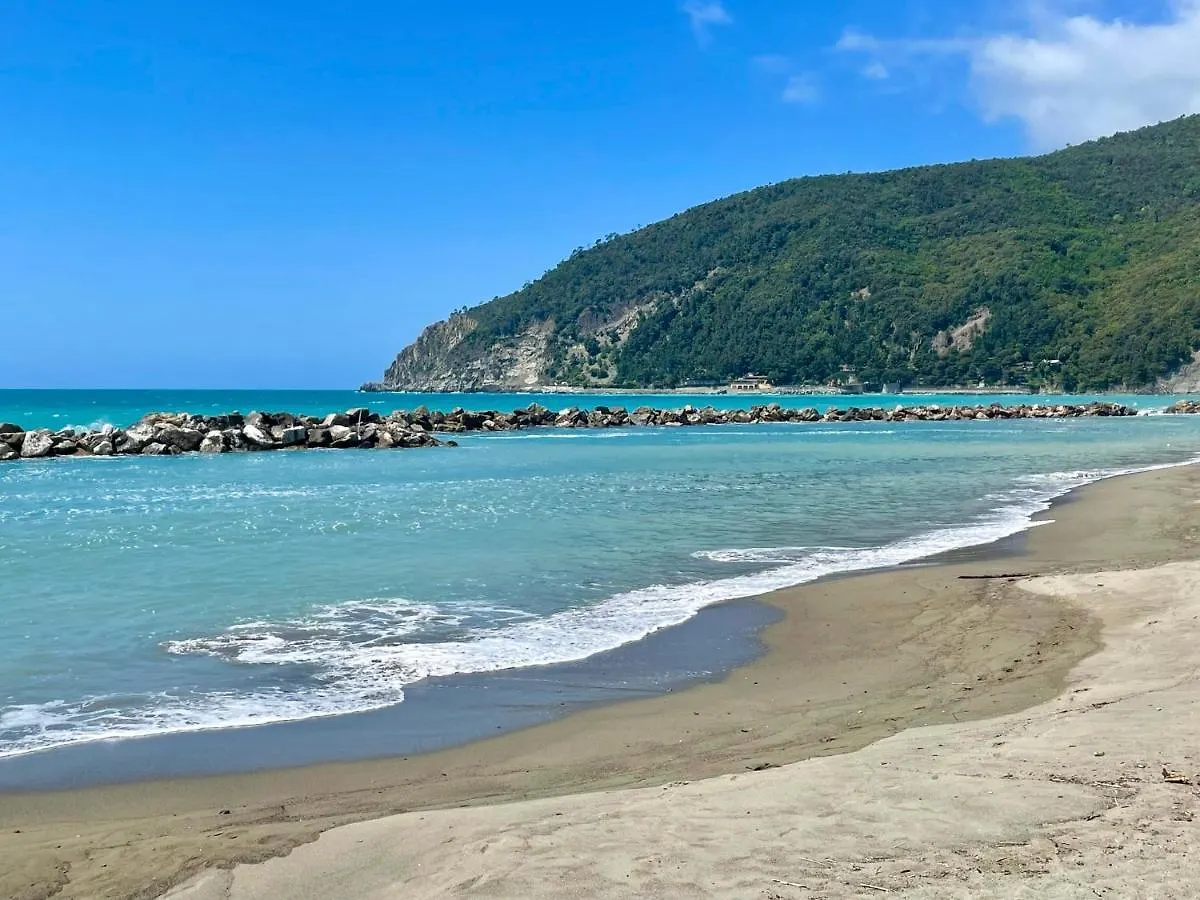 Corner Of Paradise Moneglia 0*,  Italy