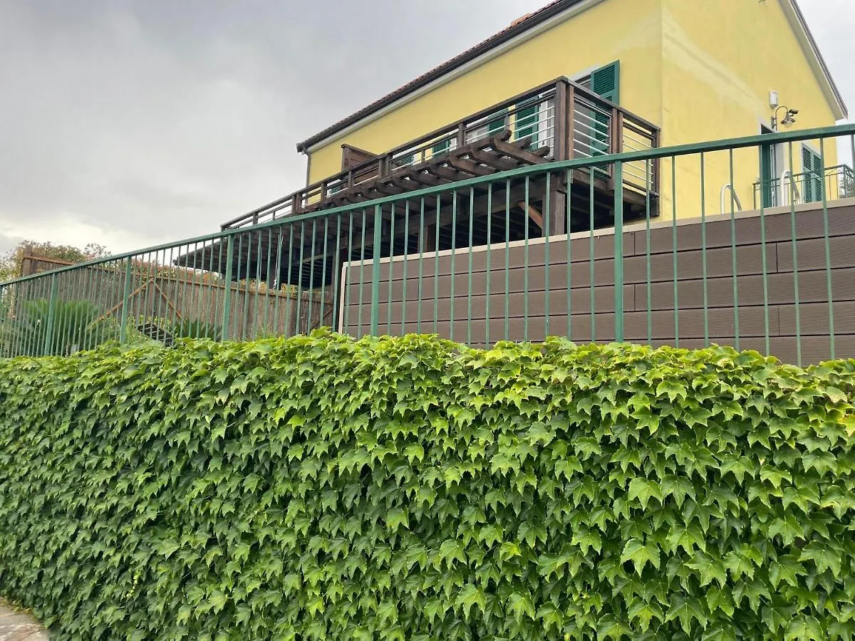 Corner Of Paradise Moneglia 0*,