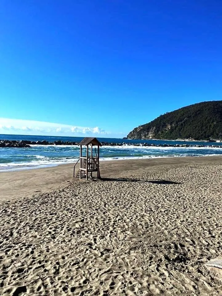 Corner Of Paradise Moneglia 0*,  Italy